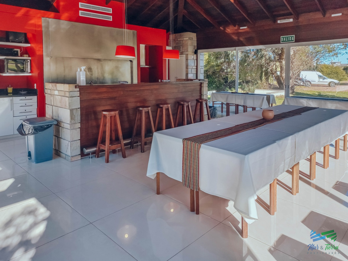 Apartamento ID.4210 - Venta de Apartamento 2 DORMITORIOS en Playa Mansa, Punta del Este