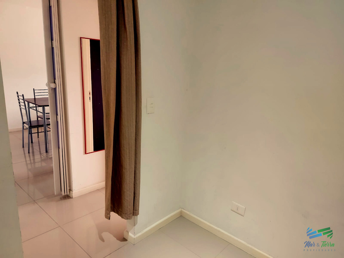 Apartamento ID.4563 - Venta de apartamento un dormitorio y medio en Maldonado, centro.