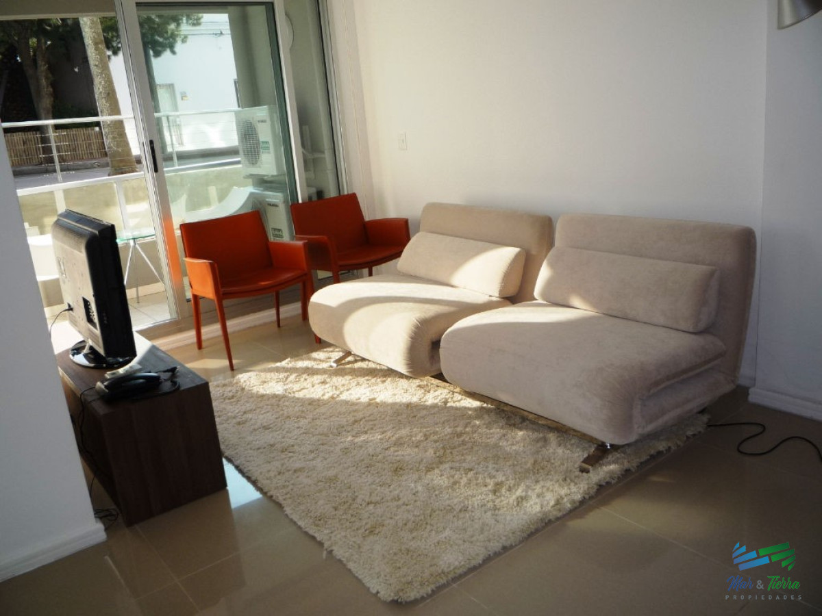 Apartamento ID.2254 - En alquiler y venta.. monoambiente amplio luminoso, a pasitos del Puerto!!!