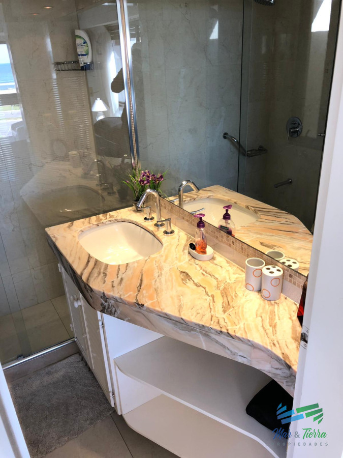 Apartamento ID.2283 - En venta.. gran oportunidad!!! piso intermedio con vista al mar.