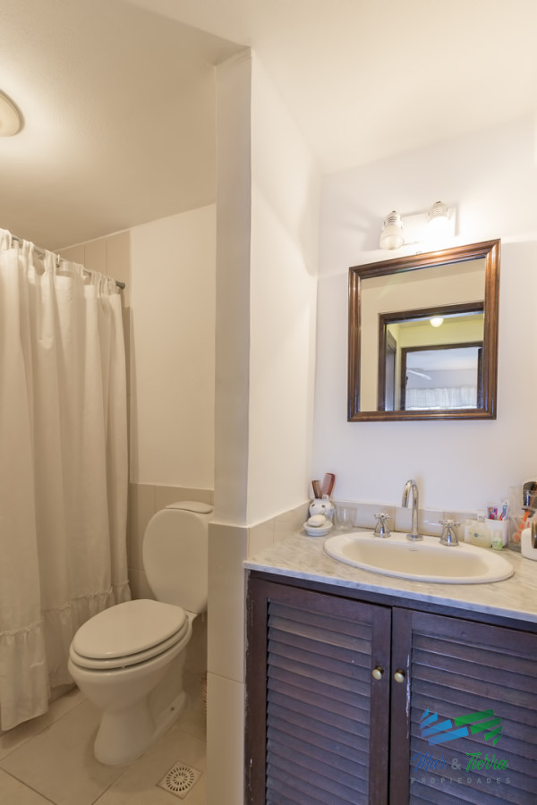 Apartamento ID.2489 - Departamento 3 dormitorios en venta, reciclado, frente al mar, Peninsula, Punta Del Este.