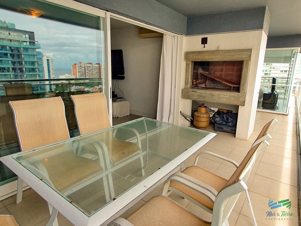 Apartamento ID.7 - Vendo apartamento 3 dormitorios con parrillero propio y servicios en Punta del Este