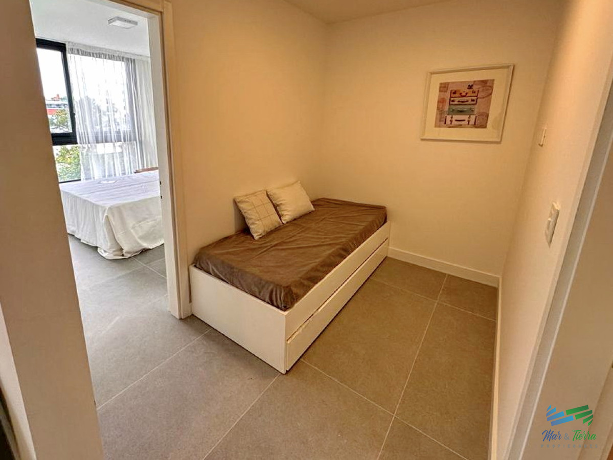 Apartamento ID.4376 - Vendo apartamento 1 y 1/2 dormitorios, a estrenar, con buenos servicios, en Punta del Este