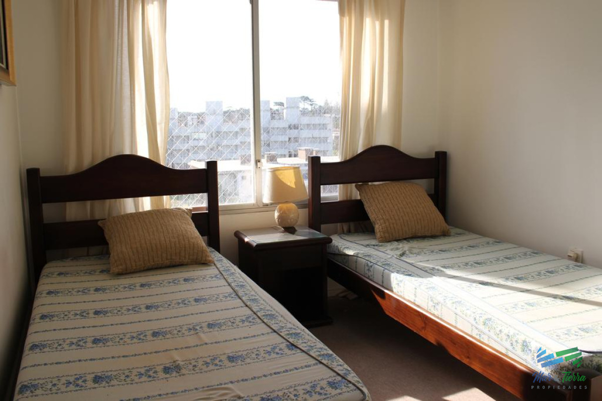 Apartamento ID.981 - En venta!!! primera línea con vista franca al mar, playa mansa.
