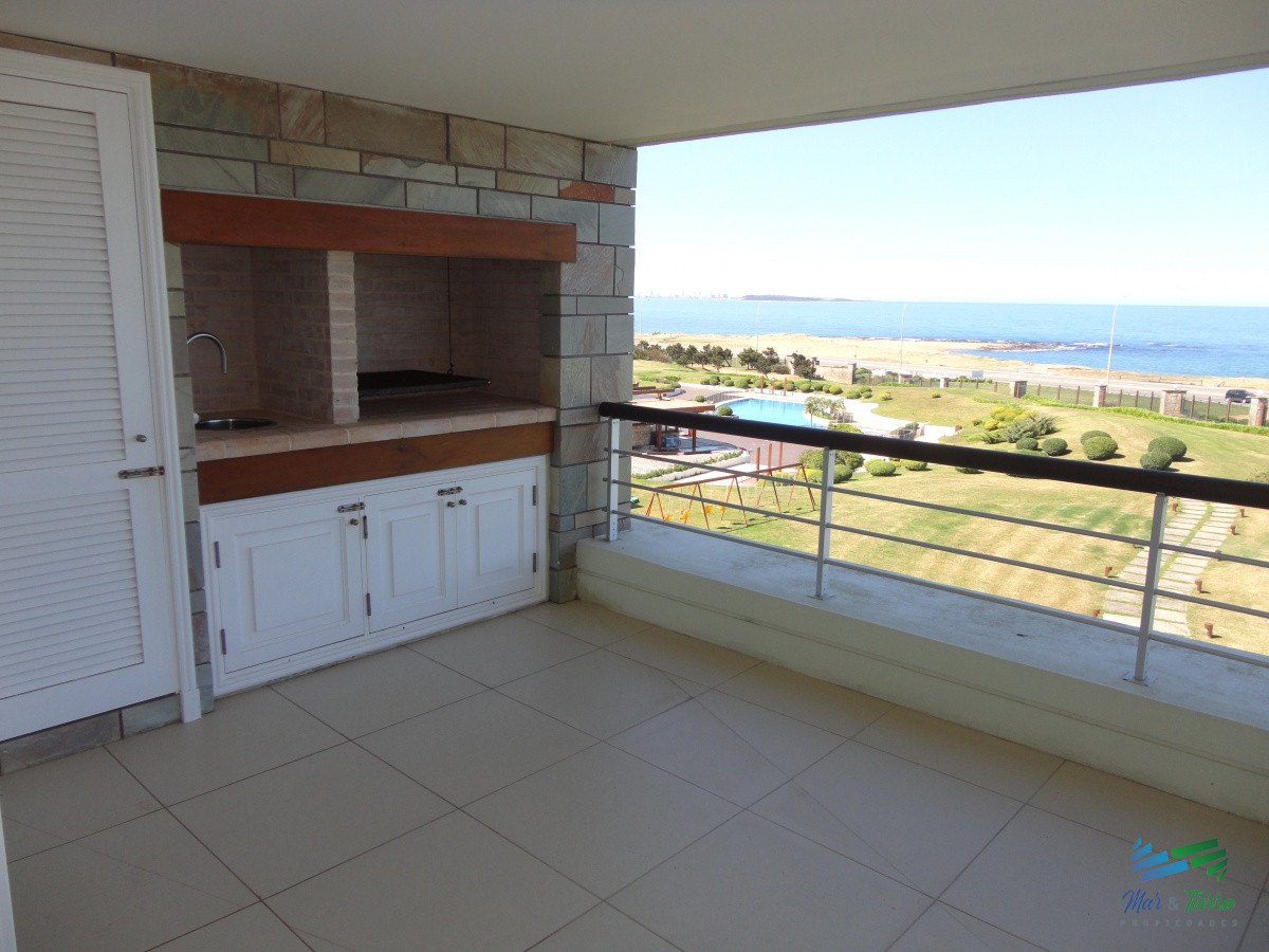 Apartamento ID.4210 - Venta de Apartamento 2 DORMITORIOS en Playa Mansa, Punta del Este