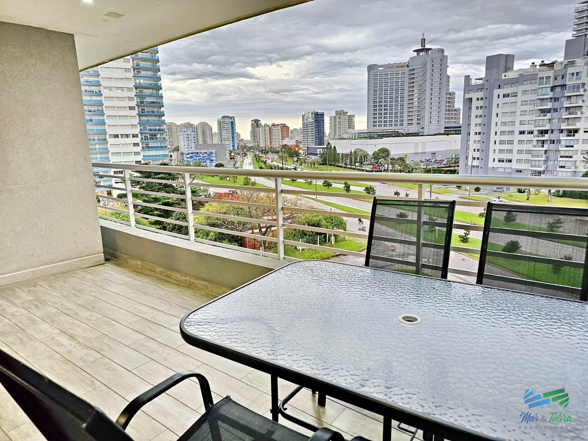 Apartamento ID.4760 - DEPARTAMENTO EN VENTA, PUNTA DEL ESTE, DOS DORMITORIOS DOS BAÑOS. EDIFICIO CON SERVICIOS 