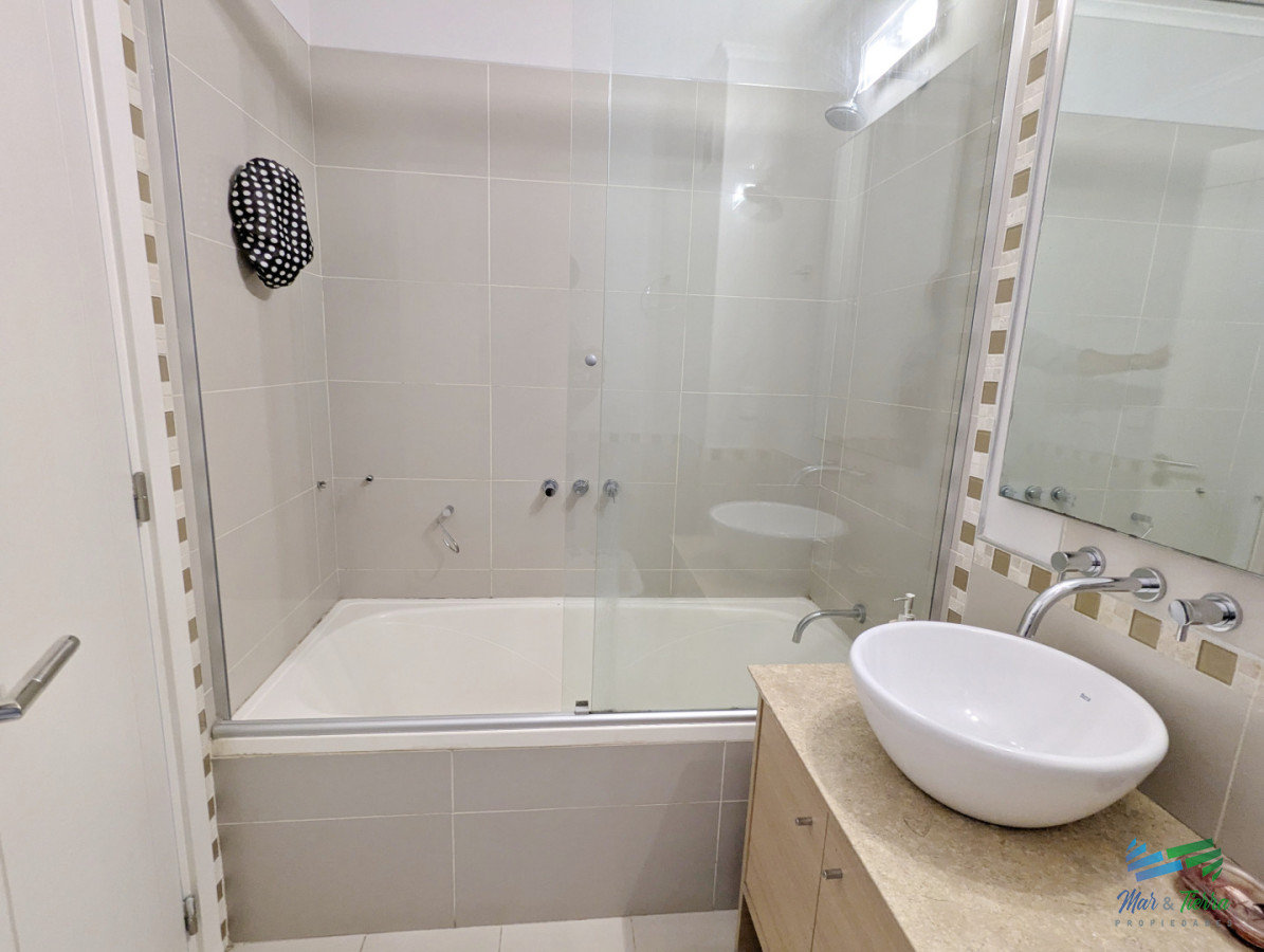 Apartamento ID.5703 - Alquiler en baja temporada en Ocena Drive Punta del Este, 3 dormitorios