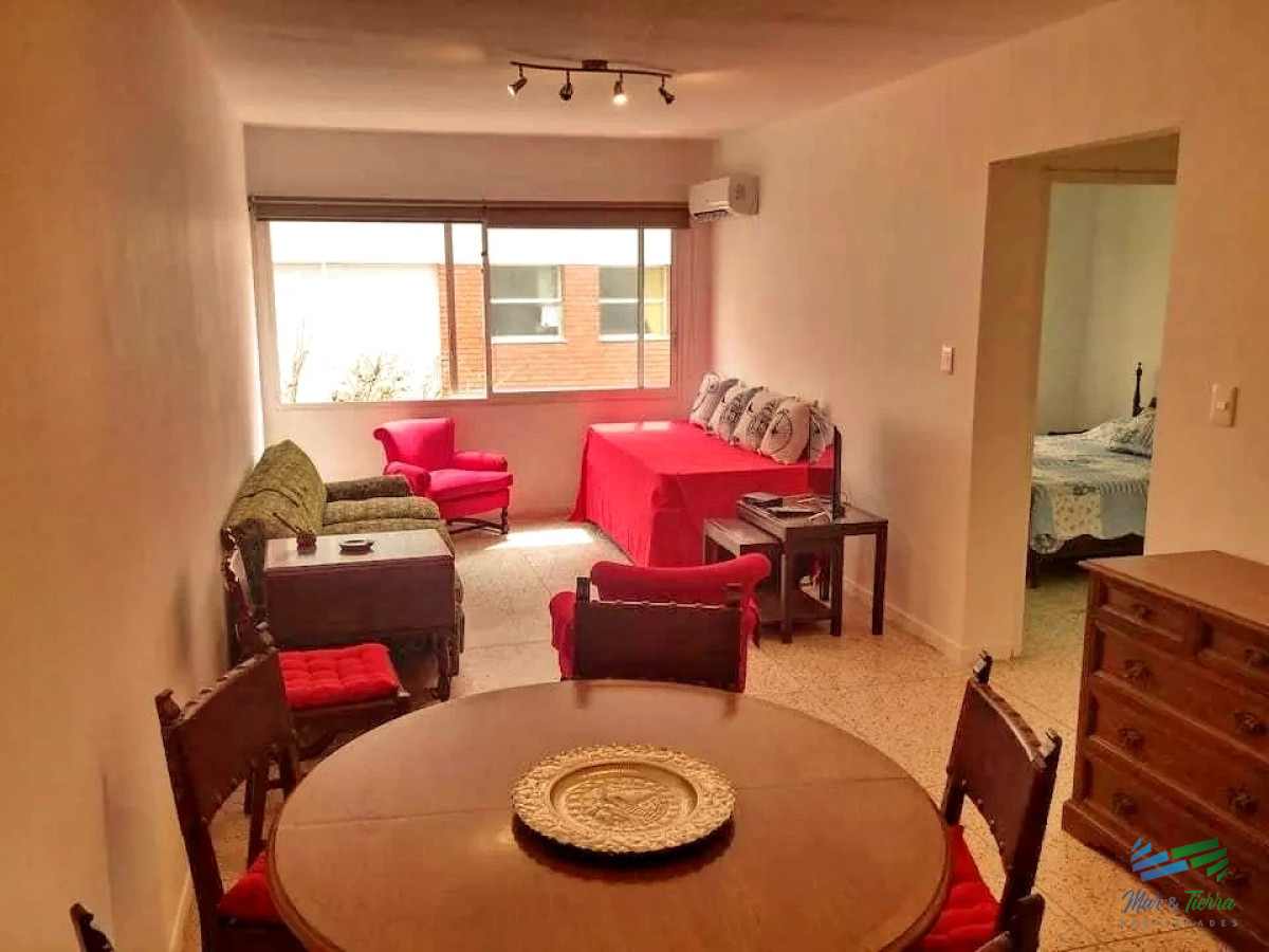 Apartamento ID.3194 - Vendo apartamento de 1 dormitorio y garage. Península, Punta del Este.