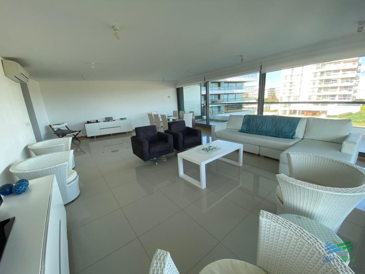 Apartamento ID.2728 - Vendo apartamento 3 dormitorios en brava frente al mar, Punta del Este.