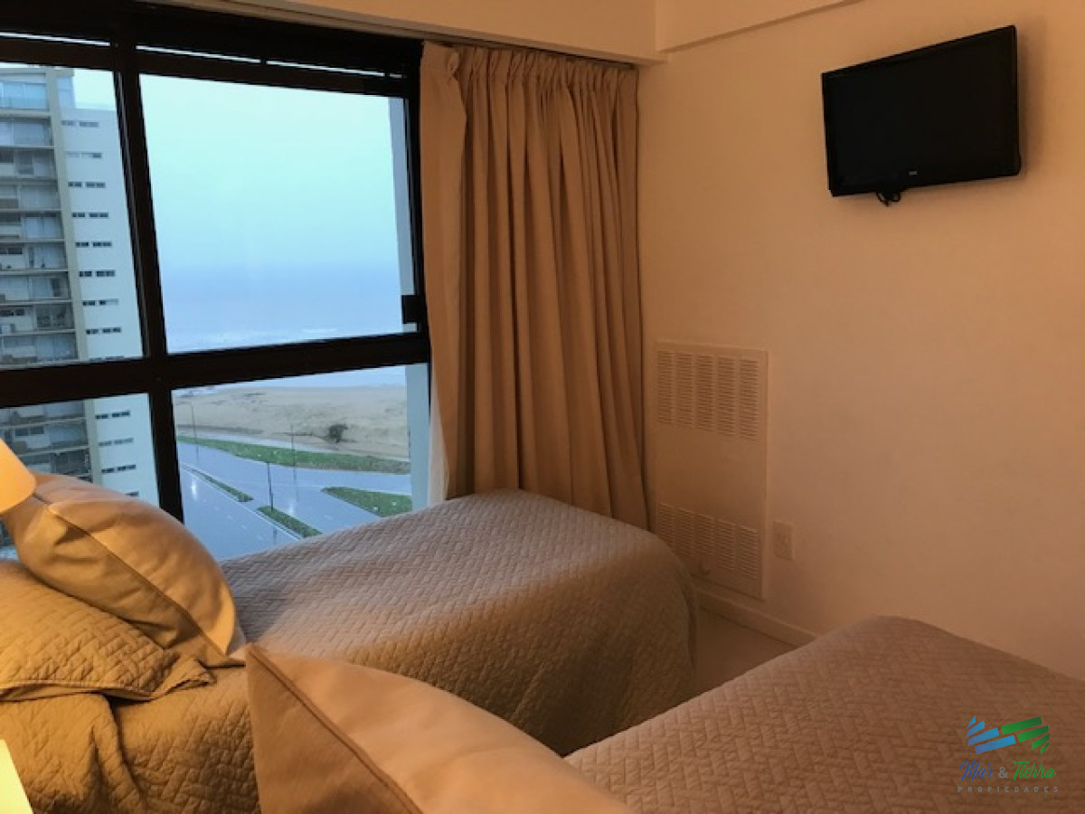 Apartamento ID.263 - ALQUILER DISPONIBLE TEMPORADA 2026, TRES DORMITORIOS FRENTE AL MAR!! 