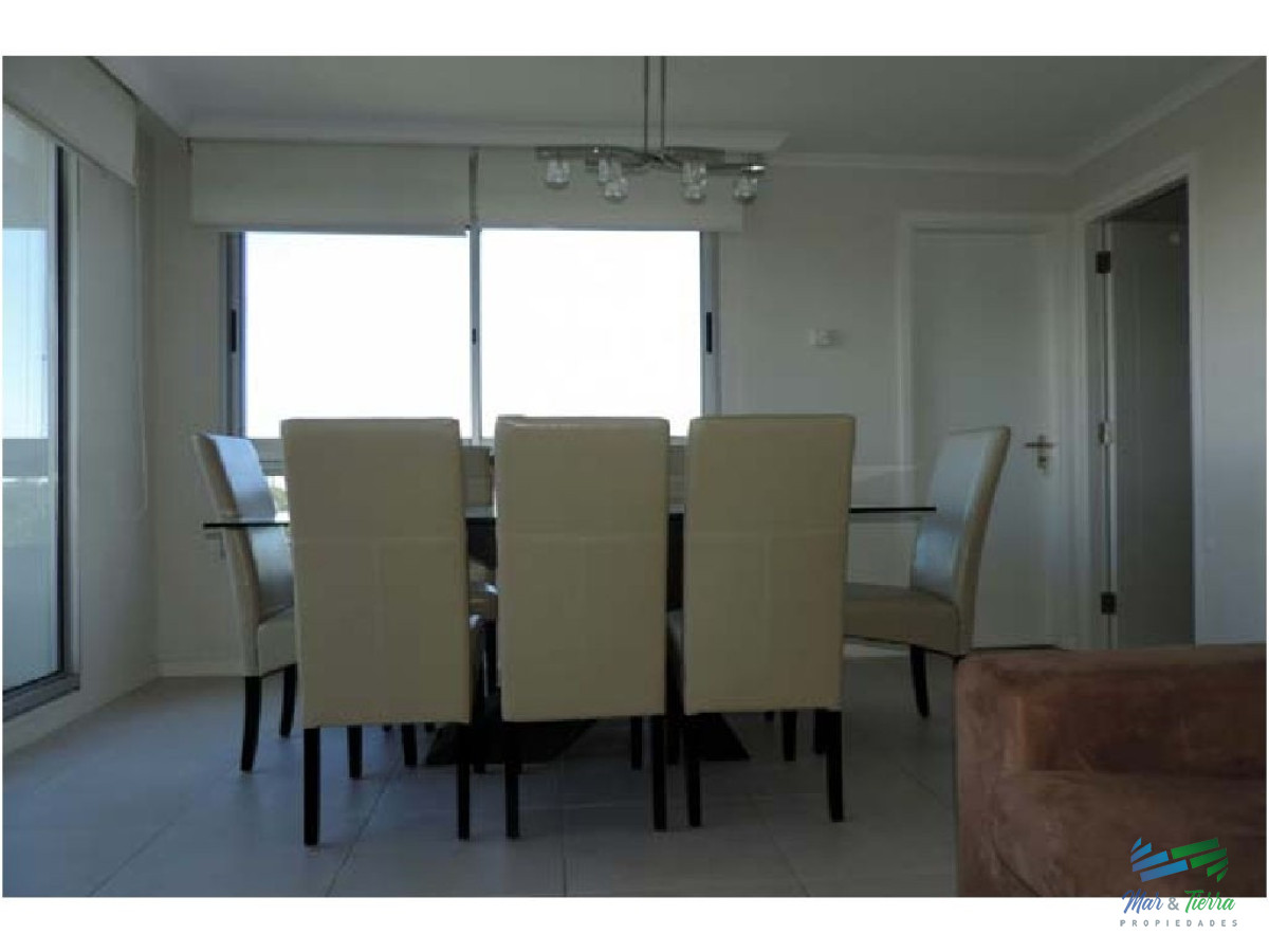 Apartamento ID.2361 - En venta.. Muy lindo apartamento sobre Av. Roosevelt, Punta del Este