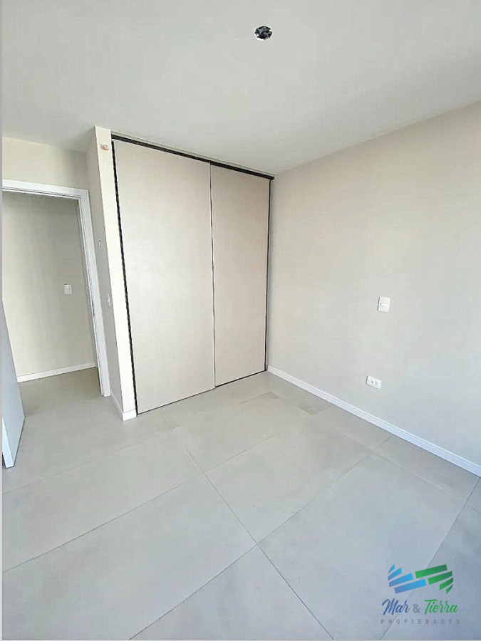 Apartamento ID.5668 - Venta de apartamento 2 dormitorios un baño en playa Brava a estrenar 