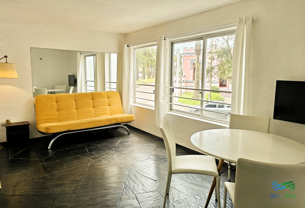 Apartamento ID.4126 - En venta apartamento 1 dormitorio en el puerto con vista, Punta del Este