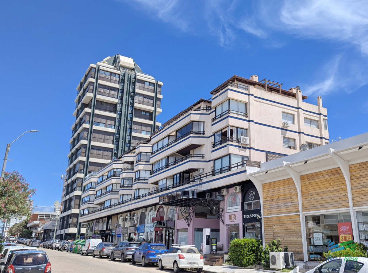 Apartamento ID.5636 - Venta de apartamento 3 dormitorios en península Punta del este 