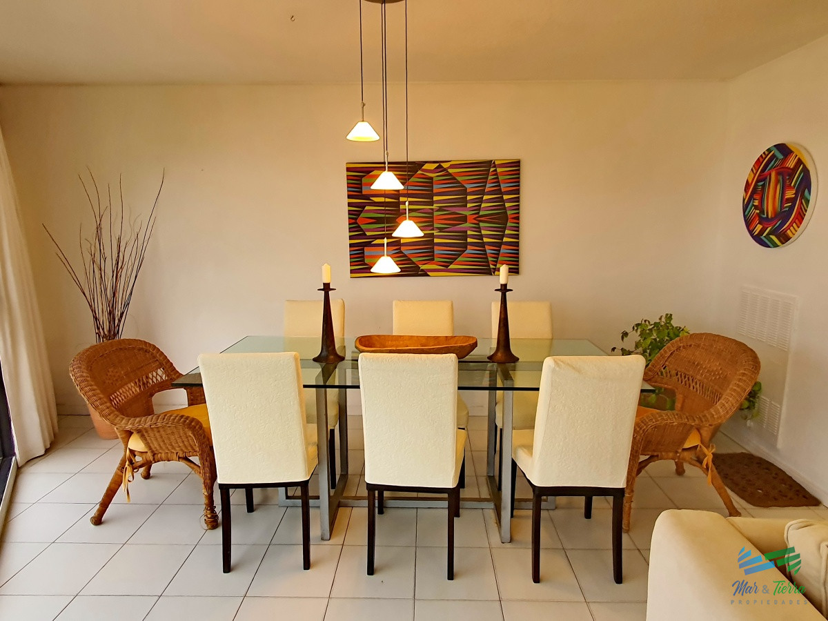 Apartamento ID.287 - Alquilo apartamento 3 dormitorios frente al mar, playa brava, Punta del Este.