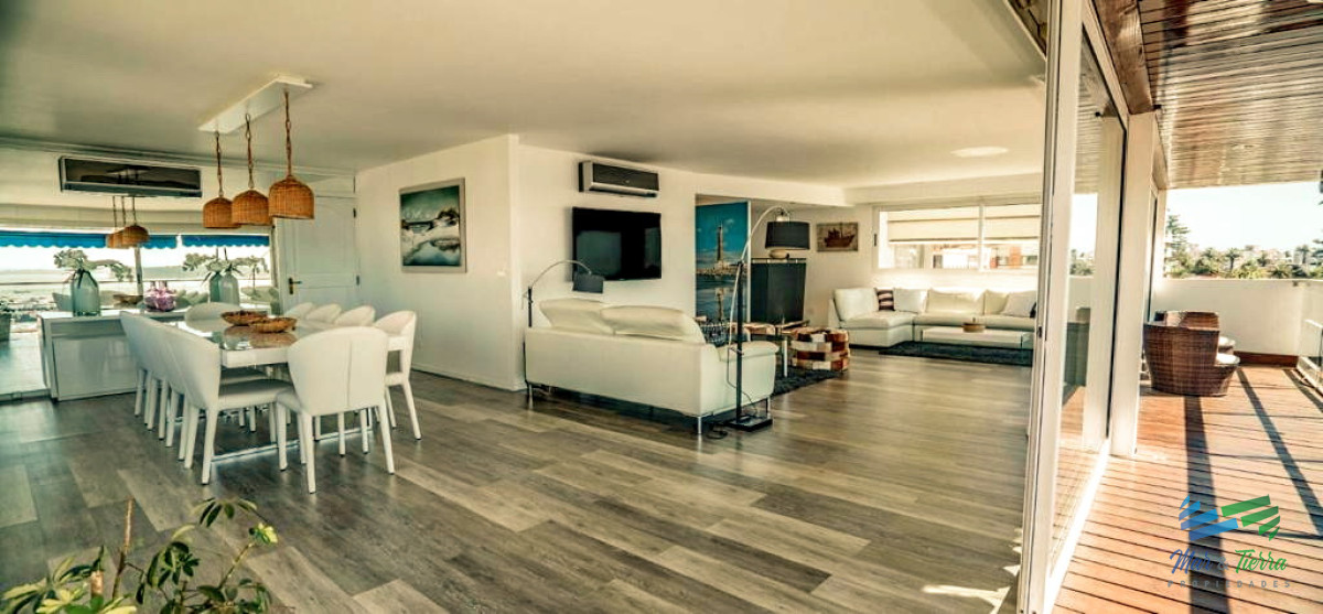 Apartamento ID.3070 - Vendo apartamento frente al puerto, 6 dormitorios, Punta del Este