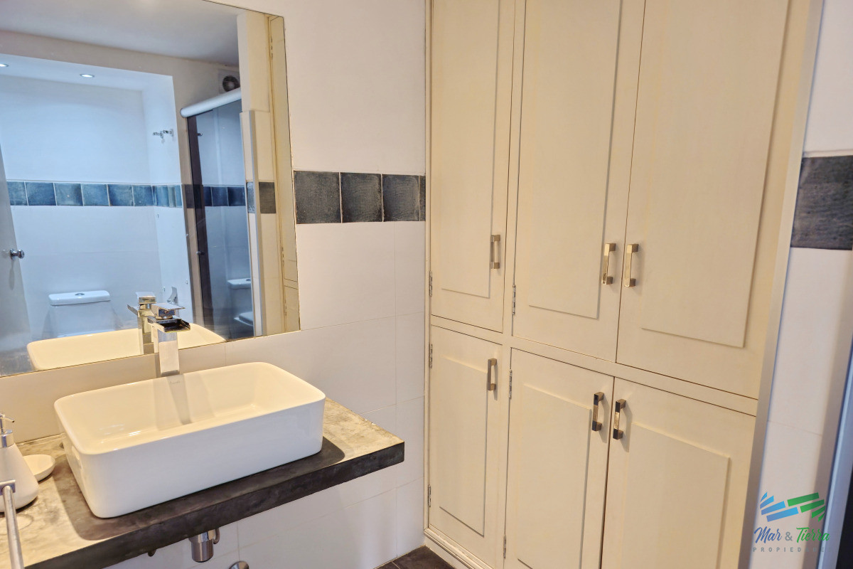 Apartamento ID.3358 - Vendo apartamento de 2 dormitorios. Aidy Grill, Punta del Este