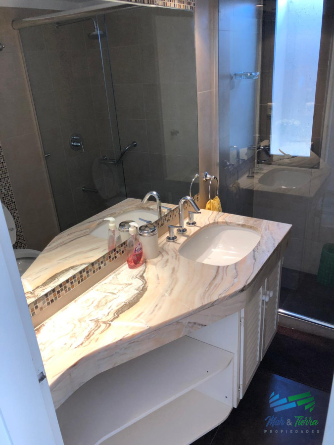 Apartamento ID.2283 - En venta.. gran oportunidad!!! piso intermedio con vista al mar.