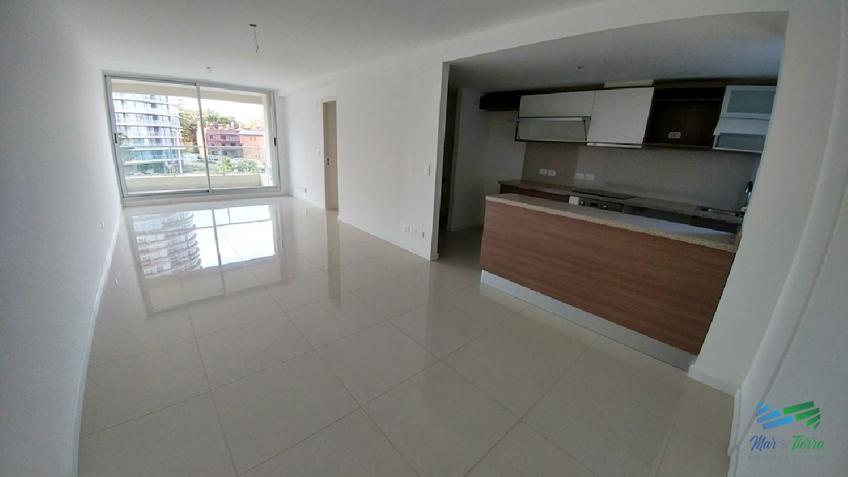Apartamento ID.2136 - Edificio de categoría, con excelente renta... oportunidad!!!