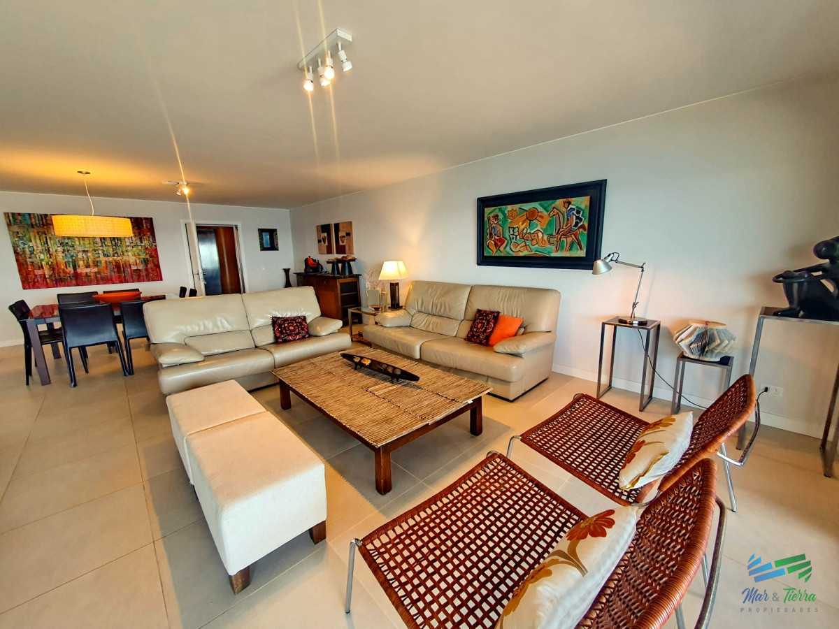 Apartamento ID.4552 - ALQUILO DEPARTAMENTO, 4 DORMITORIOS, LA MEJOR VISTA DE PUNTA DEL ESTE 