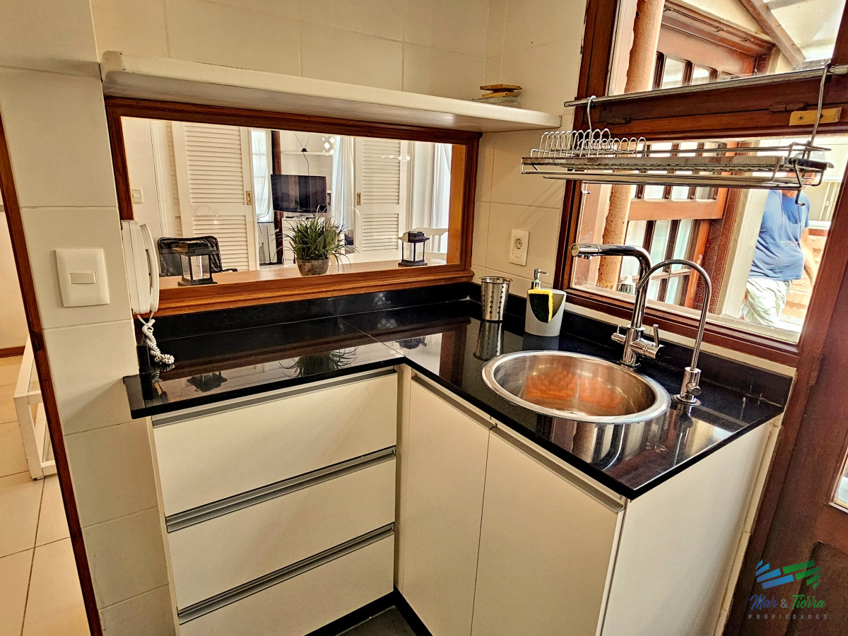 Apartamento ID.4568 - APARTAMENTO EN VENTA Y ALQUILER, PENÍNSULA, GRAN TERRAZA, RECICLADO. 