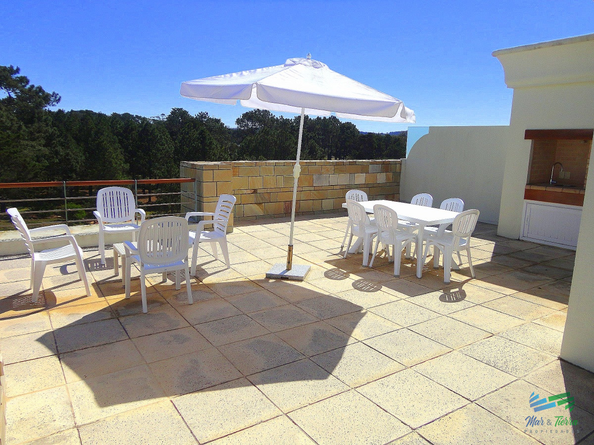 Apartamento ID.3947 - Venta de apartamento dúplex en complejo Veramansa sobre playa Mansa de punta del Este