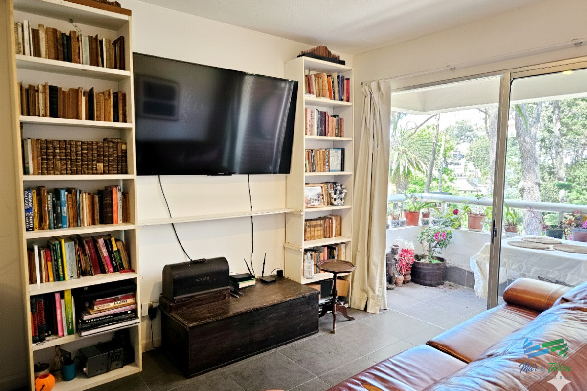 Apartamento ID.5002 - En venta 2 Dormitorios con garaje en Aidy Grill, Punta del Este