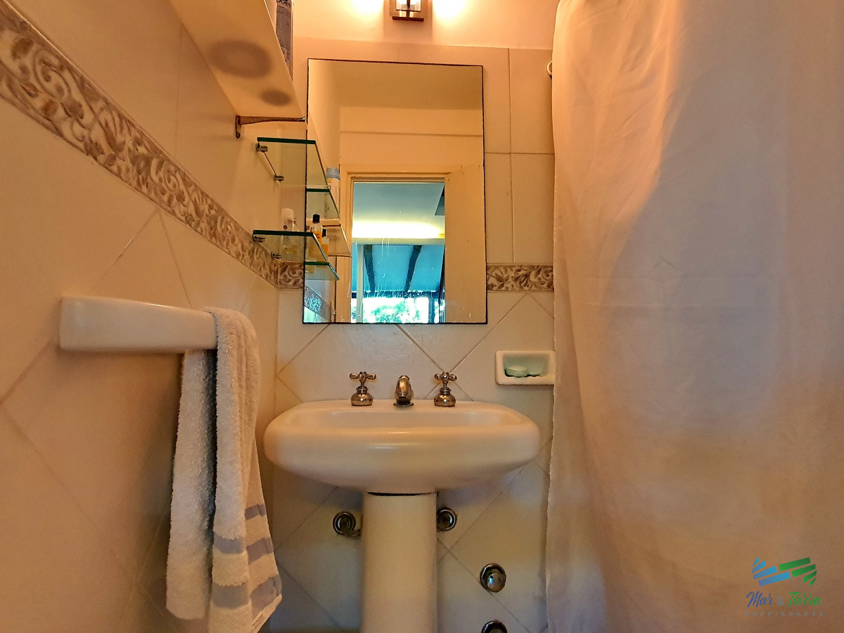 Apartamento ID.3293 - Vendo apartamento tipo casa de 2 dormitorios, reciclado, en San Rafael, Punta del Este.