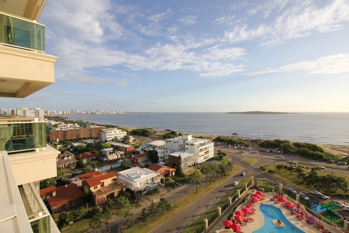 Apartamento ID.2446 - APARTAMENTO EN VENTA DE 3 DORMITORIOS + SERVICIO, PLAYA MANSA, PUNTA DEL ESTE 