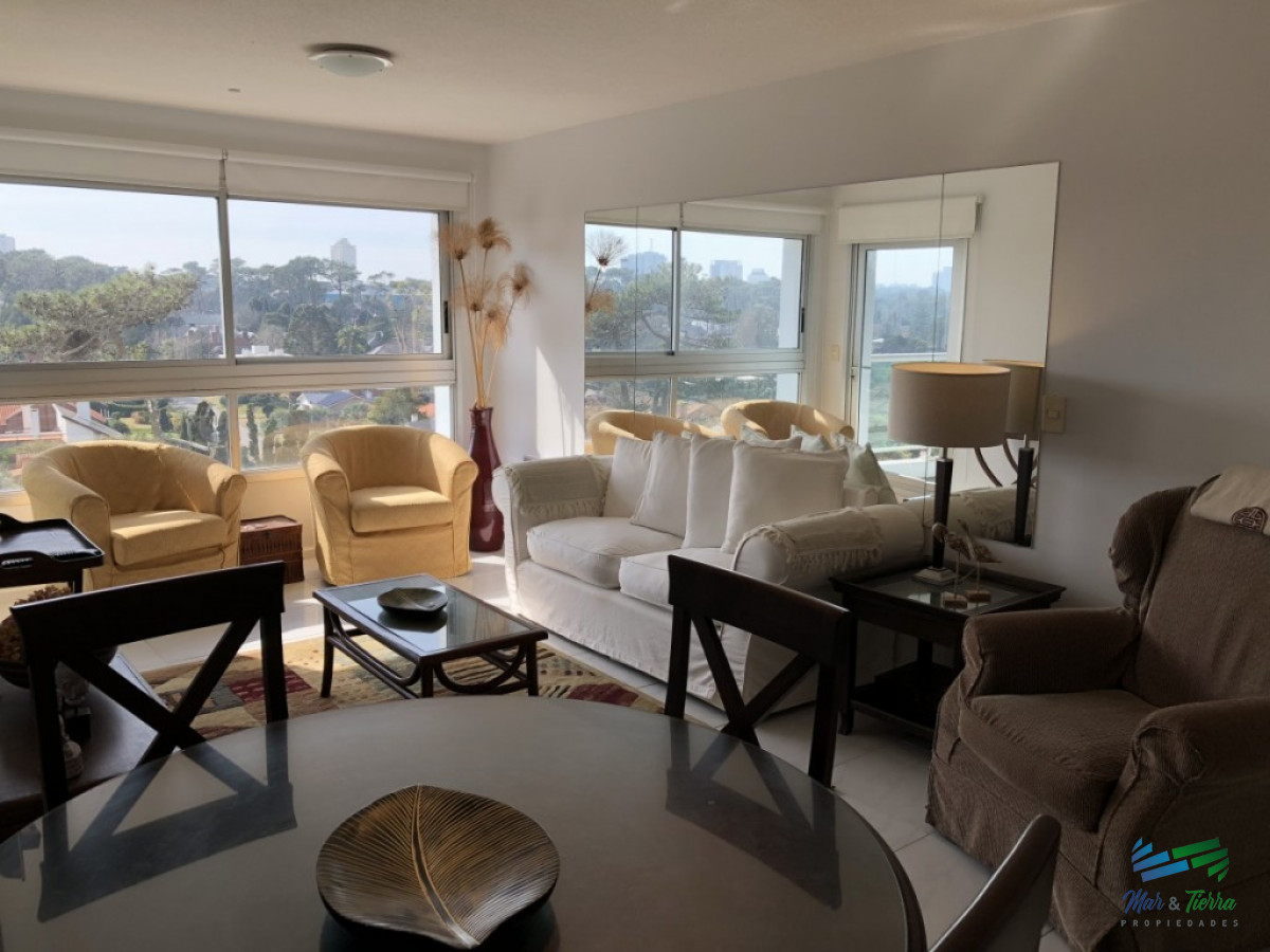 Apartamento ID.2275 - En venta.. piso intermedio, planta amplia muy luminosa, en excelente condiciones.