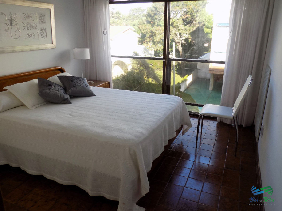 Apartamento ID.2190 - Vendo apartamento 3 dormitorios frente a playa mansa, Punta del Este.