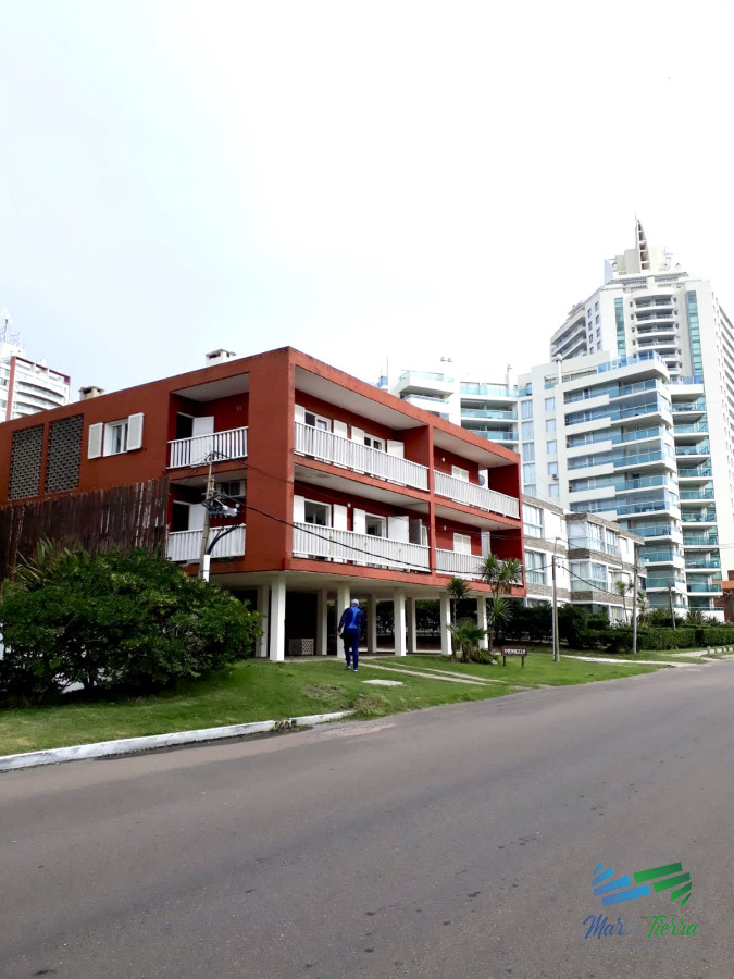 Apartamento ID.1405 - Oportunidad en venta con vista al mar, totalmente reciclado