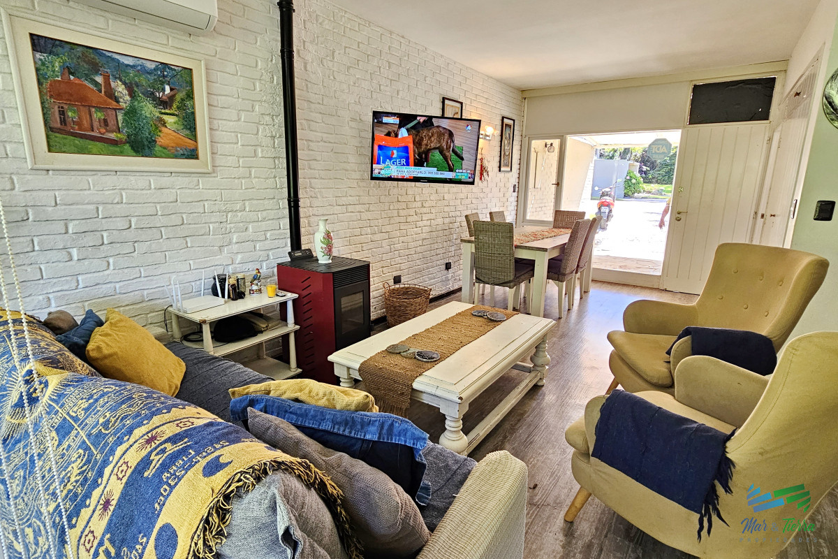 Apartamento ID.3293 - Vendo apartamento tipo casa de 2 dormitorios, reciclado, en San Rafael, Punta del Este.