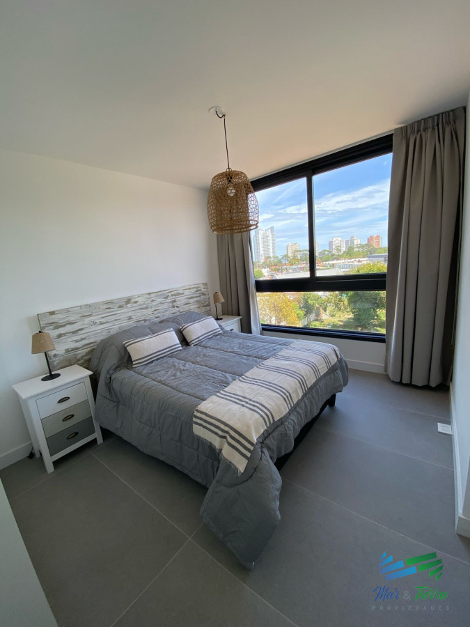 Apartamento ID.4558 - ALQUILER INVERNAL, UN DORMITORIO Y MEDIO. 2024 EDIFICIO CON SERVICIOS  