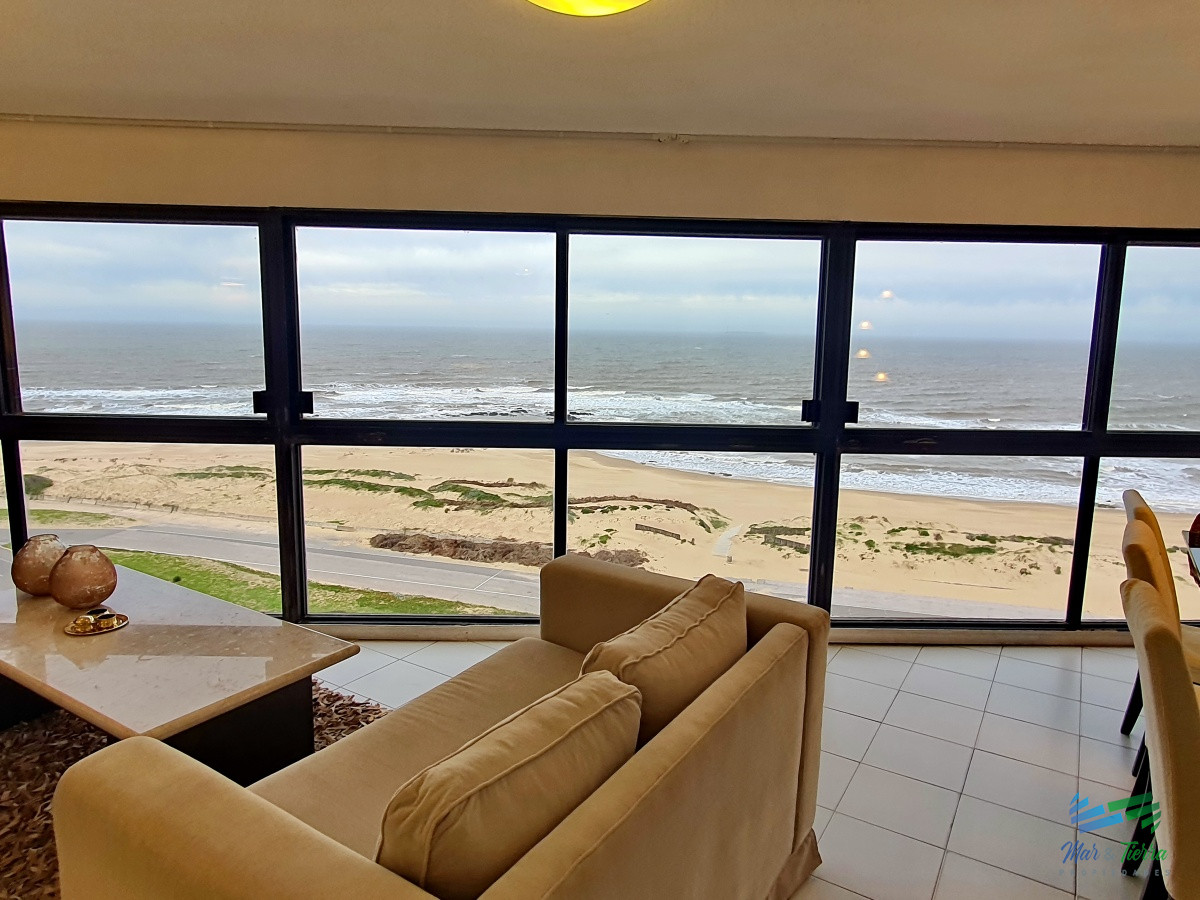 Apartamento ID.287 - Alquilo apartamento 3 dormitorios frente al mar, playa brava, Punta del Este.
