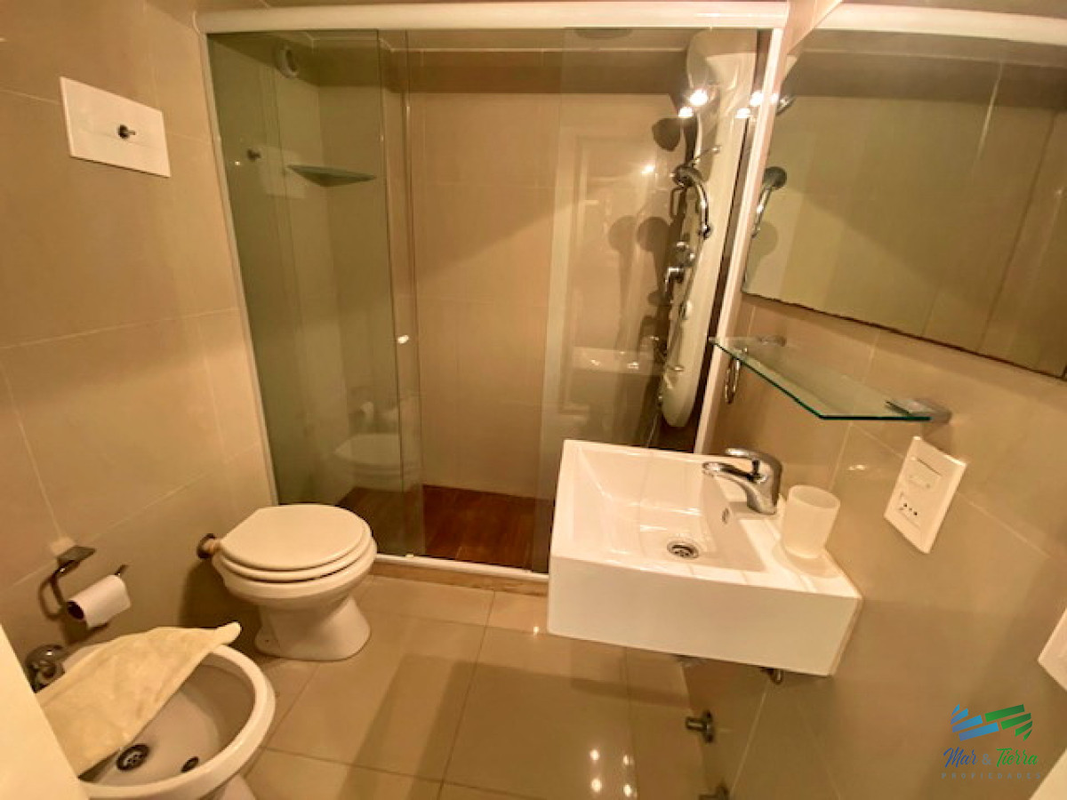 Apartamento ID.3049 - Apartamento de 3 dormitorios con vista al mar ,Punta del Este