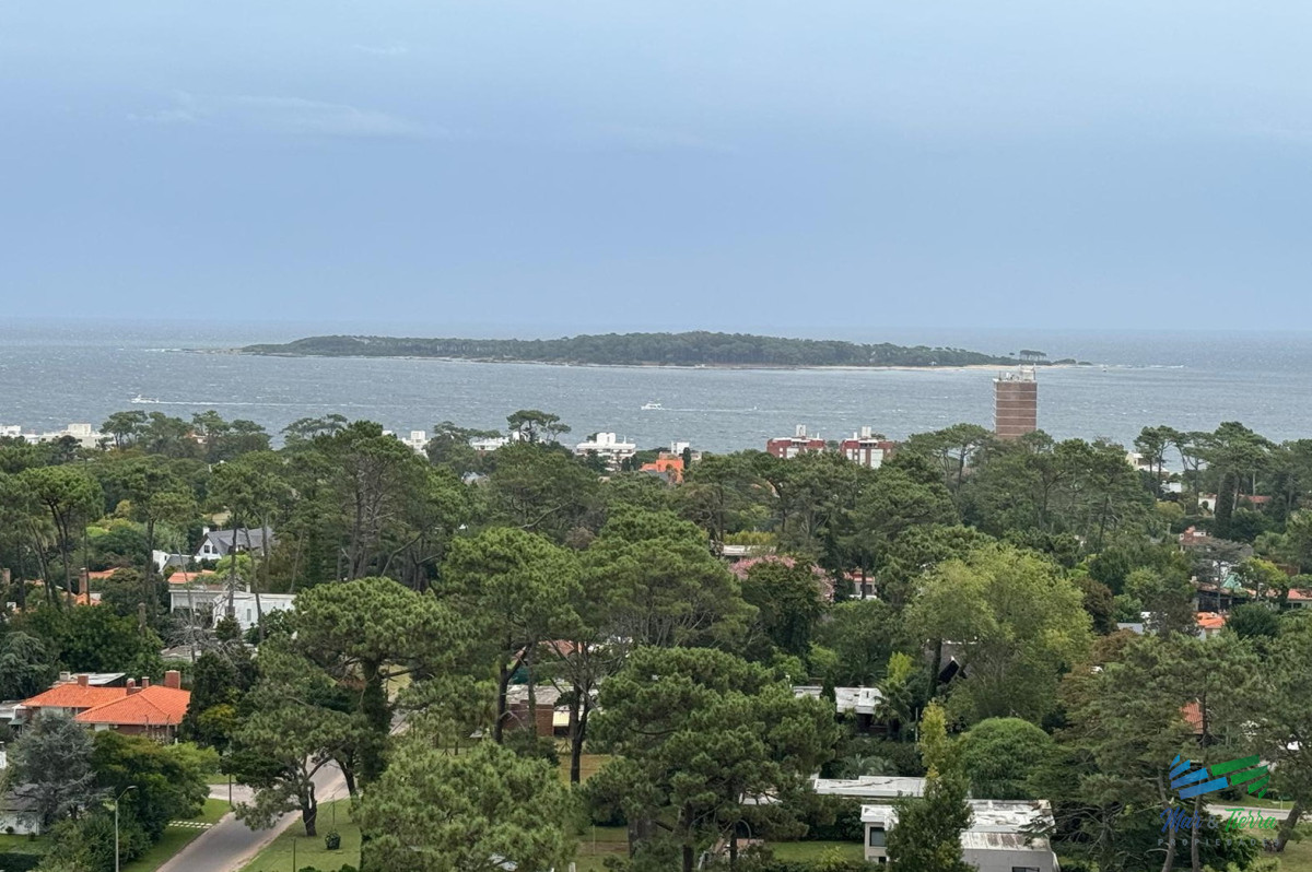 Apartamento ID.5097 - APARTAMENTO DOS DORMITORIOS, MODERNO, ALQUILER INVERNAL, SOBRE AV. ROOSEVELT, PUNTA DEL ESTE. 