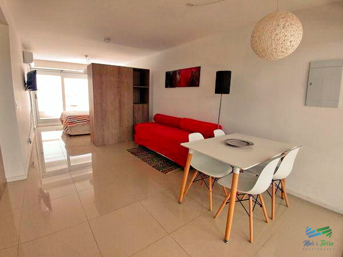Apartamento ID.4230 - En venta apartamento con garaje en Peninsula, cerca Puerto Punta del Este.