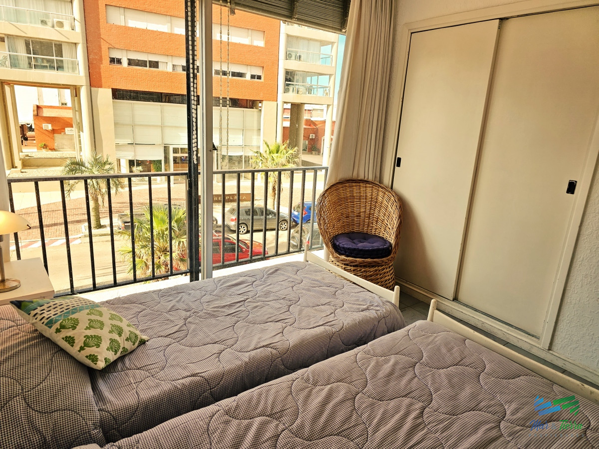 Apartamento ID.4431 - Vendo apartamento dos dormitorio en la peninsula, Punta Del Este. 
