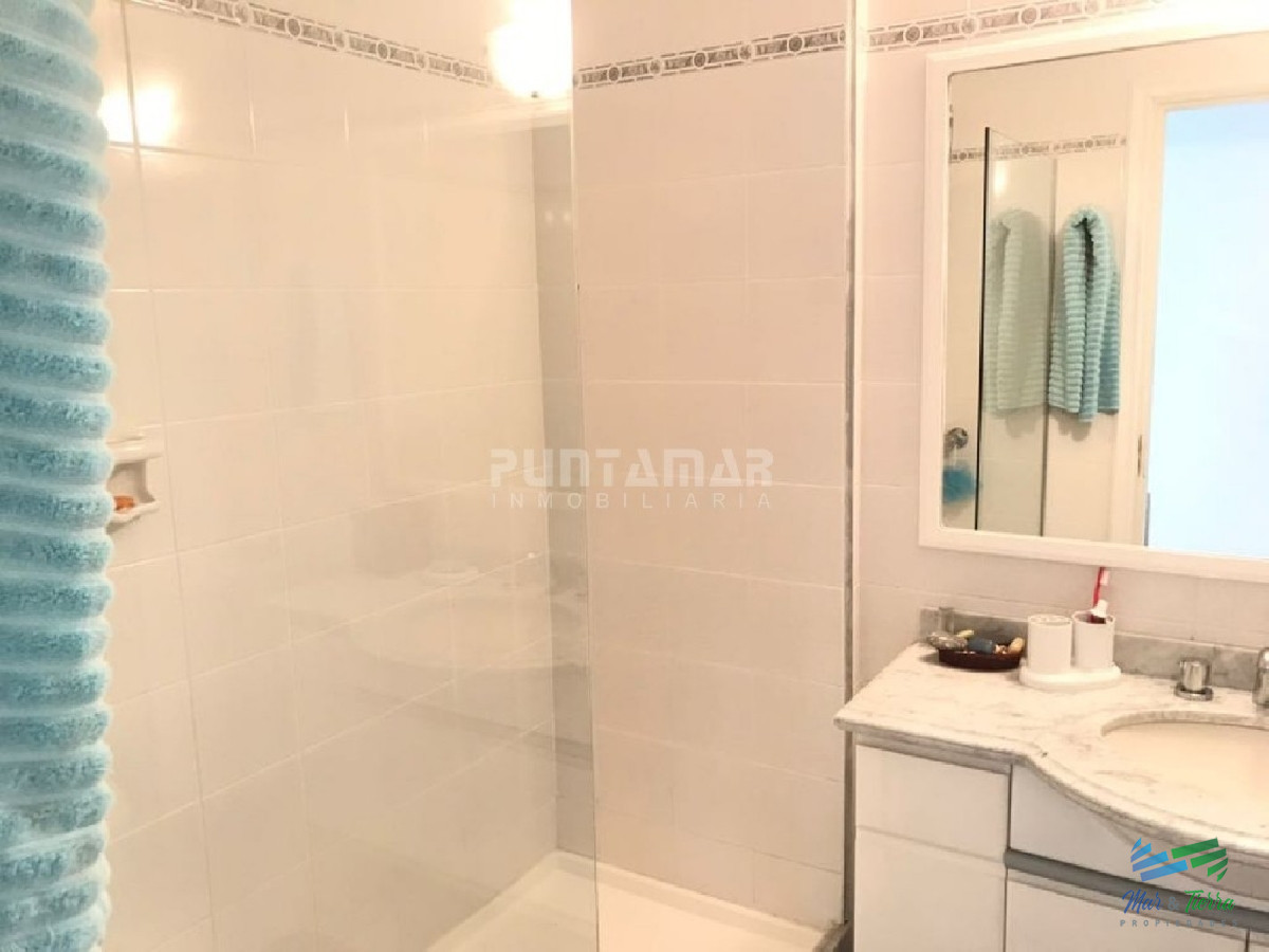 Apartamento ID.2146 - HERMOSO APARTAMENTO CON UNA AMPLIA TERRAZA , UBICADO A UNA CUADRA DE PLAYA MANSA, MUY LINDA VISTA DESPEJADA EN UN ENTORNO DE NATURALEZA Y VERDE.