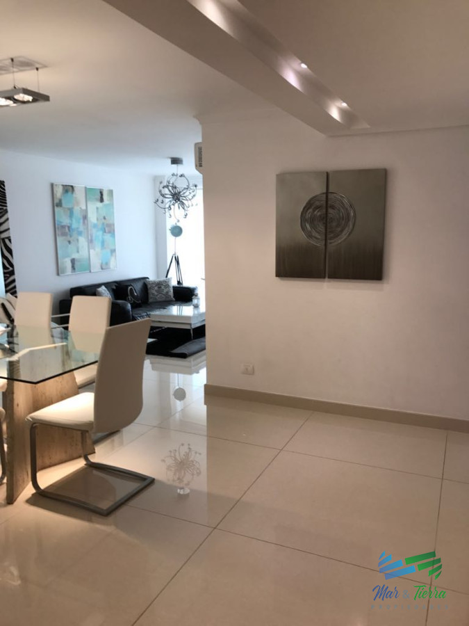 Apartamento ID.2961 - En venta.. piso alto , torre de categoría con excelente ubicación y servicios.