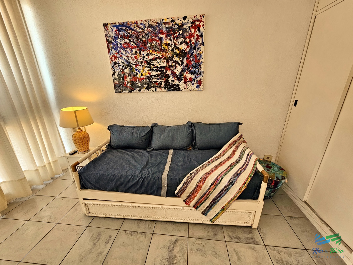 Apartamento ID.4431 - Vendo apartamento dos dormitorio en la peninsula, Punta Del Este. 