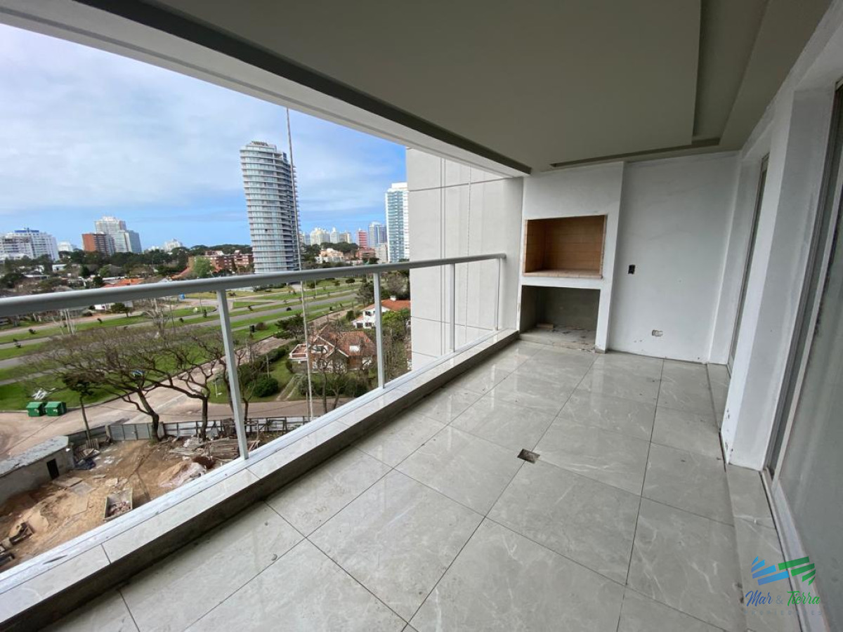 Apartamento ID.3576 - Vendo apartamento a estrenar, 2 dormitorios, excelentes servicios, playa mansa, Punta del Este