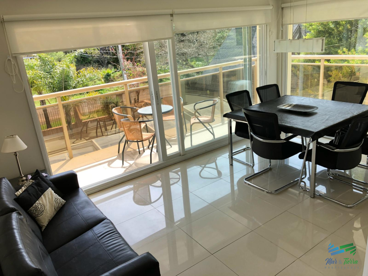 Apartamento ID.2252 - En venta.. excelente oportunidad , edificio con servicios, a pasitos del mar.