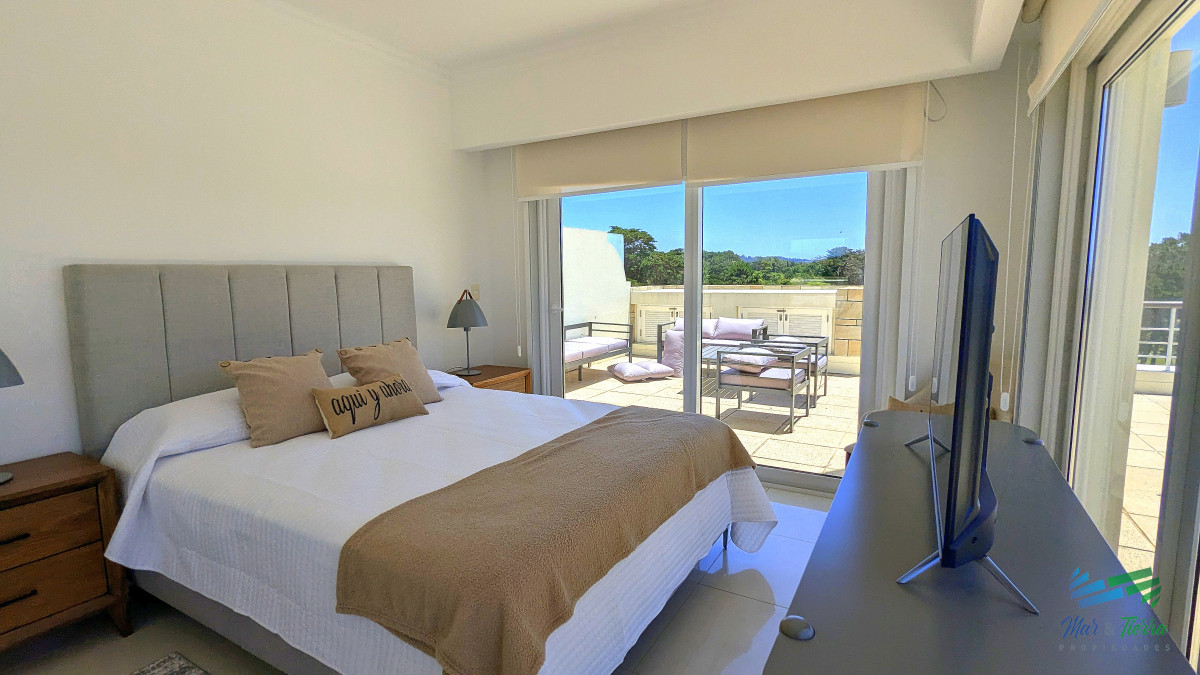 Apartamento ID.4211 - Venta de Apartamento 4 DORMITORIOS con vista al mar en VERAMANSA