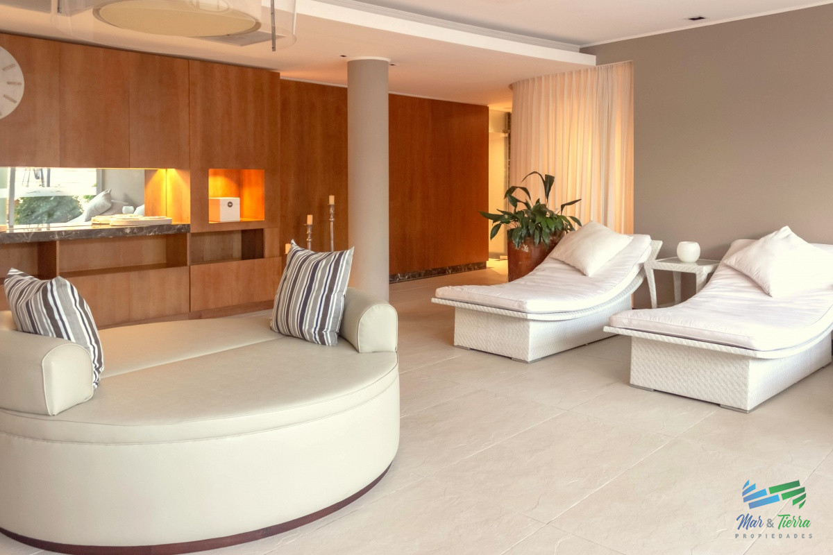 Apartamento ID.3947 - Venta de apartamento dúplex en complejo Veramansa sobre playa Mansa de punta del Este