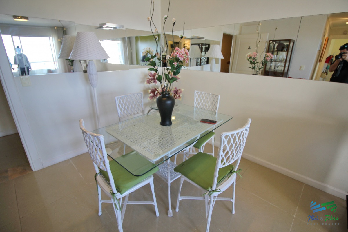 Apartamento ID.990 - Apartamento de 2 dormitorios en venta con vista al mar, Punta del Este