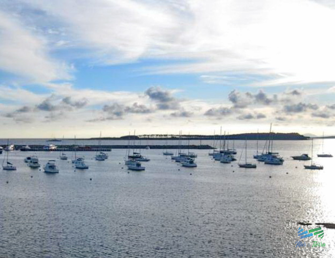 Apartamento ID.2601 - Vendo apartamento 4 dormitorios frente al puerto, con la mejor vista, Peninsula, Punta del Este.