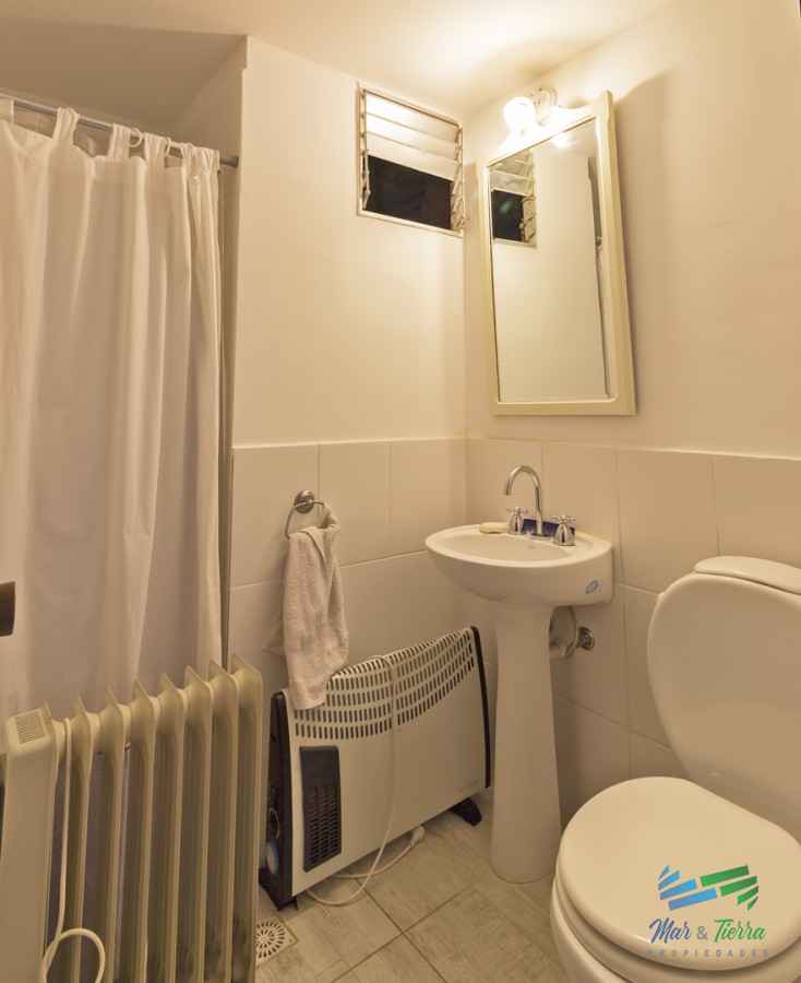 Apartamento ID.2489 - Departamento 3 dormitorios en venta, reciclado, frente al mar, Peninsula, Punta Del Este.