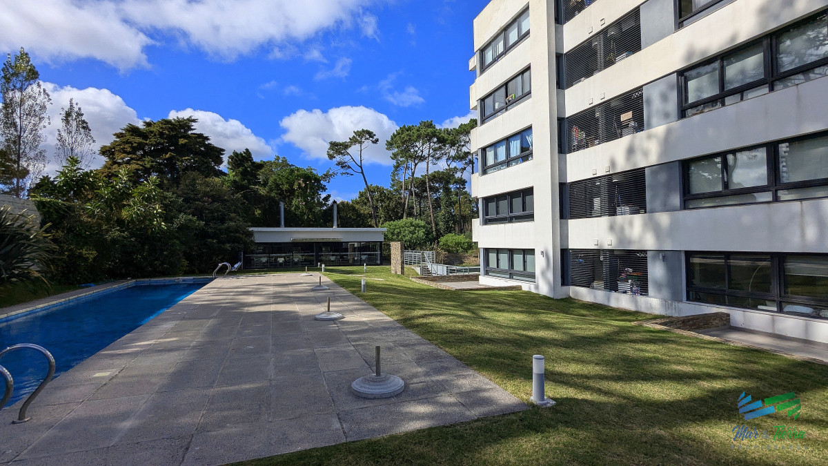 Apartamento ID.5175 - Venta de apartamento 2 dormitorios con vista al mar zona Arcobaleno